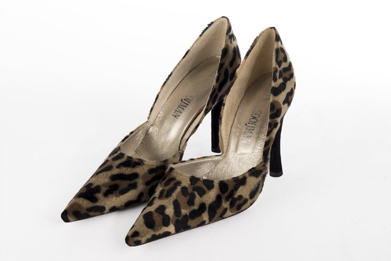 Safari black women's open arch dress pumps. Pointed toe. Very high slim heel. Front view - Florence KOOIJMAN